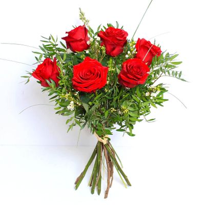 A simple yet ultimately romantic bouquet for the love of your life this Valentine’s Day. Six gorgeous red roses hand tied with care and delivered with love.